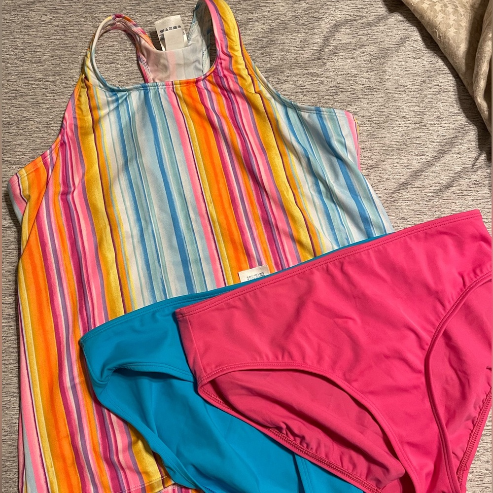 Lands’ End Girls Bathing Suit with two bottoms